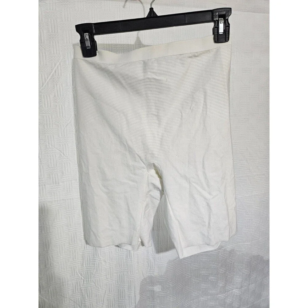 Spanx On-the-Go Shorts White Size M Ultimate Opacity Technology Stretch Basic